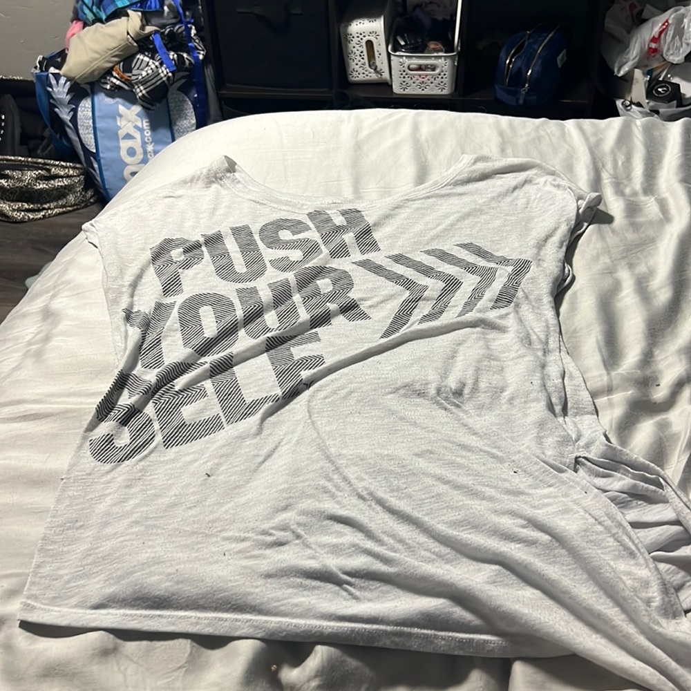 Women’s active top